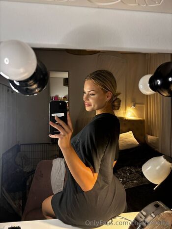 𝑀𝑒𝓁𝓁 / cherrymellie nude photo #16