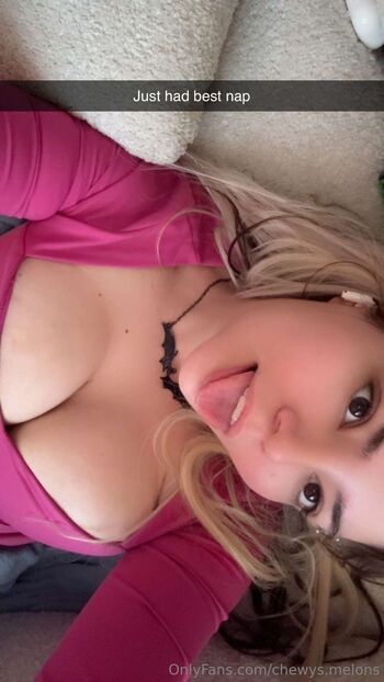 Chewyourgf / chewys.melons nude photo #30