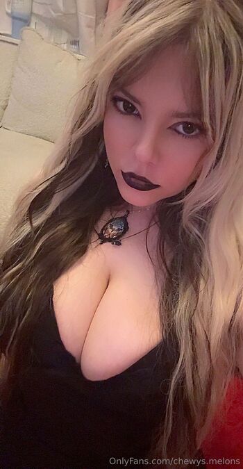 Chewyourgf / chewys.melons nude photo #31