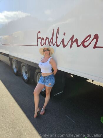 Cheyenne Duvallo / cheyenne_duvallon nude photo #4