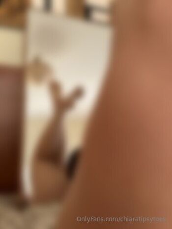 Chiara / chiaratipsytoes nude photo #12