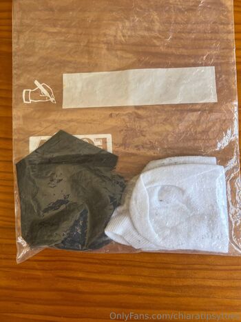 Chiara / chiaratipsytoes nude photo #14