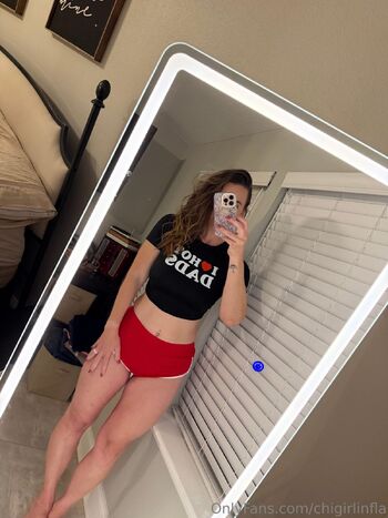 Livv / chigirlinfla nude photo #5