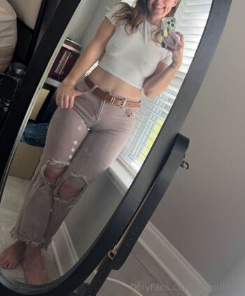 Livv / chigirlinfla nude photo #9