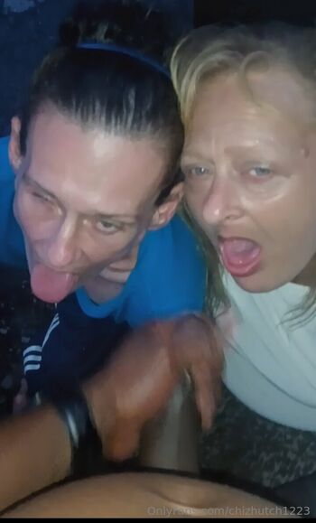 ChizzyTheEntertaine / chizhutch1223 nude photo #1