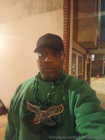 ChizzyTheEntertaine / chizhutch1223 nude photo #19