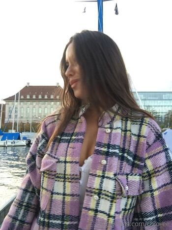 Chlo / chlo-ee nude photo #1