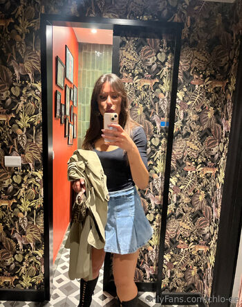 Chlo / chlo-ee nude photo #2