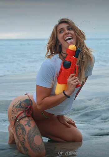 Chloe / chlobearrr nude photo #6
