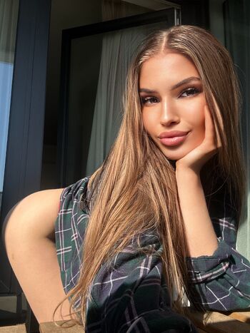 Chloe / chloe_barbie nude photo #19