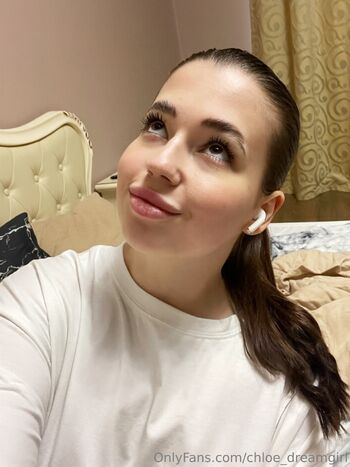 Chloe(Curvy / chloe_dreamgirl nude photo #1