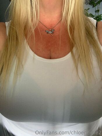 Chlo / chloeperrie2 nude photo #16