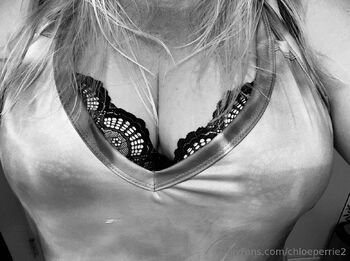 Chlo / chloeperrie2 nude photo #27