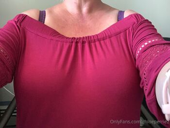 Chlo / chloeperrie2 nude photo #33