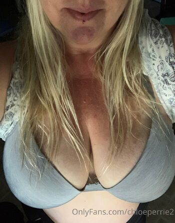 Chlo / chloeperrie2 nude photo #36