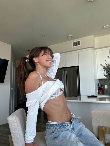 Chloe Rosenbau / chloerosenbaum nude photo #14