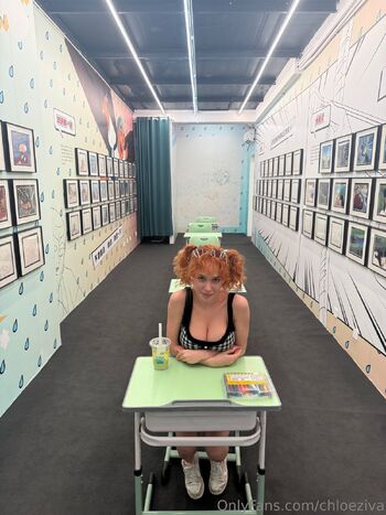 𝐂𝐡𝐥𝐨𝐞 𝐙𝐢𝐯 / chloeziva nude photo #3