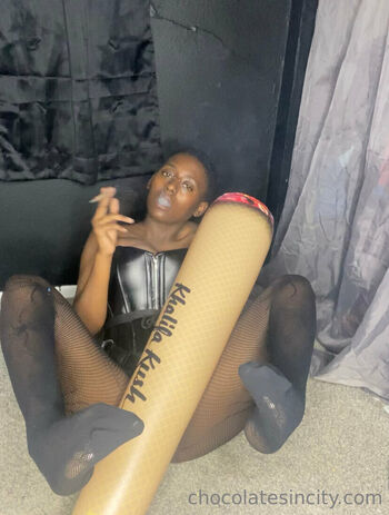 Ms.Garfiel / chocolatesincity nude photo #32