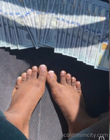 Ms.Garfiel / chocolatesincity nude photo #34