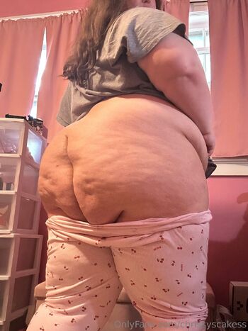 Chriss / chrissyscakess nude photo #11