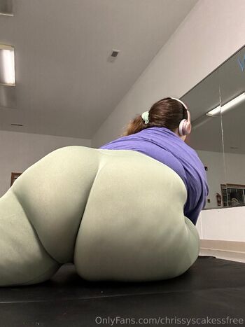 Chriss / chrissyscakessfree nude photo #7