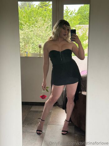Christina Lov / christinaforlove nude photo #15