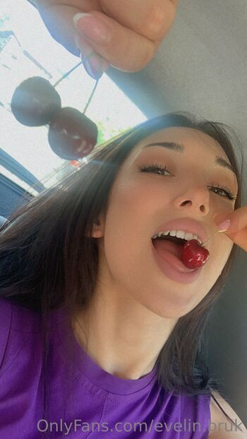 Christine / christinedoll nude photo #3