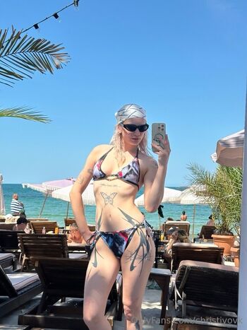 Wild Christi / christivovk / gts.vovk nude photo #2
