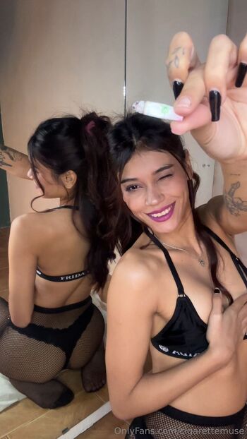 goddess c / cigarettemuse nude photo #4