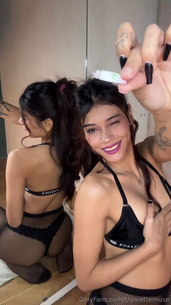 goddess c / cigarettemuse nude photo #5