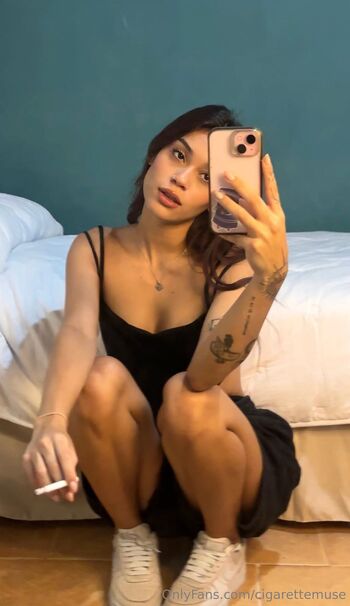 goddess c / cigarettemuse nude photo #6