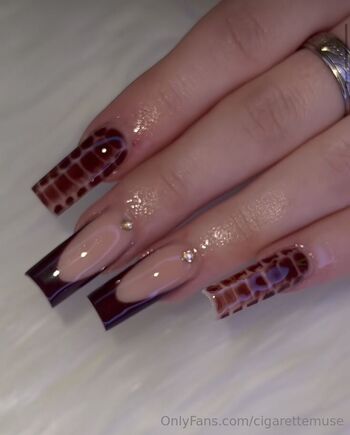 goddess c / cigarettemuse nude photo #18