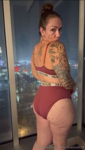 Cindy Vanessa Free OnlyFan / cindyvanessa619 / fitmom.over40 / cindyvanessa_on.of nude photo #2