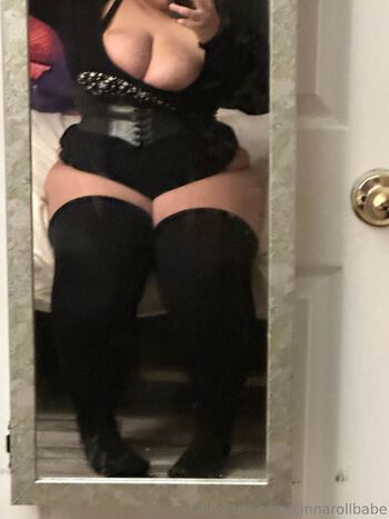 cinn / cinnarollbabe nude photo #25