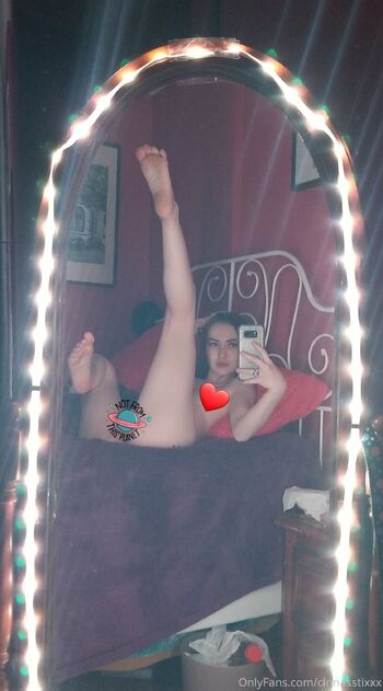 Cinnamo / cinnasstixxx nude photo #11