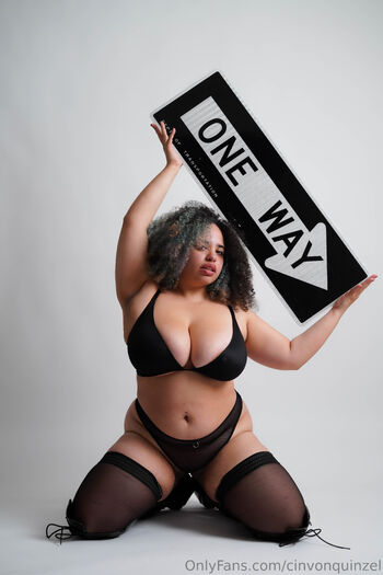 Cin / cinvonquinzel / cin_von_quinzel nude photo #22