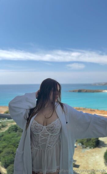 Clair / clairexwhite / onlyoffriends nude photo #14