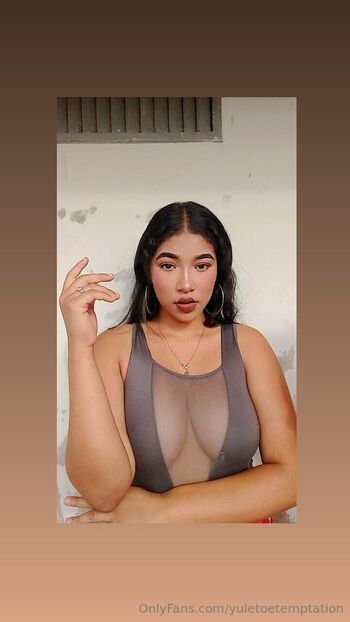 Clar Rui / clar_ruiz / yuletoetemptation1 nude photo #4