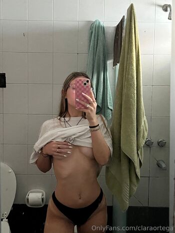 Clara / claraortega nude photo #5