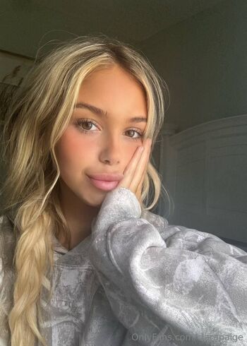 Clara / clarapaige nude photo #11