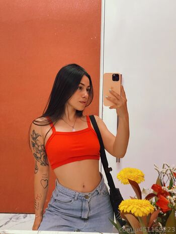 CLAU / claugomezz nude photo #10