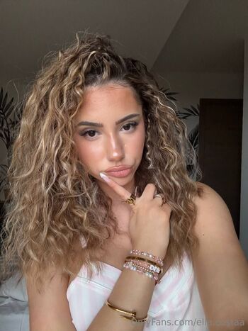 Clemence / clemenceaguiar nude photo #9