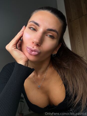 Kri / cleo.patrice nude photo #12