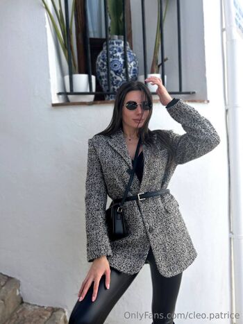 Kri / cleo.patrice nude photo #19