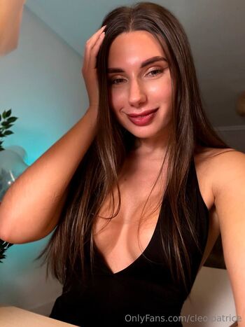 Kri / cleo.patrice nude photo #28