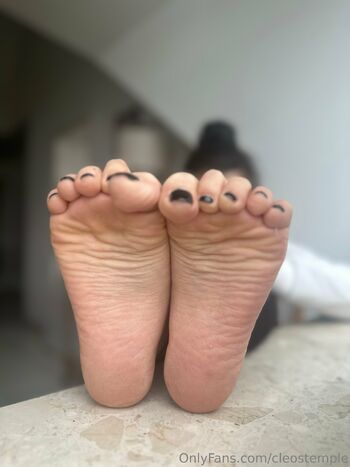 Goddess Cleo Divine Soles / cleostemple nude photo #34
