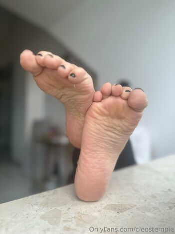 Goddess Cleo Divine Soles / cleostemple nude photo #37