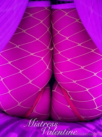 Mistress ValentineV / clicktosubmit nude photo #1