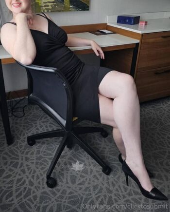 Mistress ValentineV / clicktosubmit nude photo #13