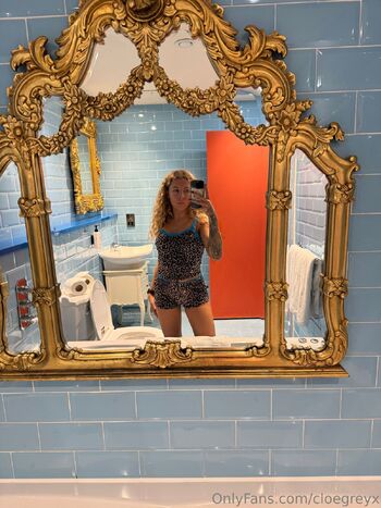 FREE PAGE / cloegreyx nude photo #2